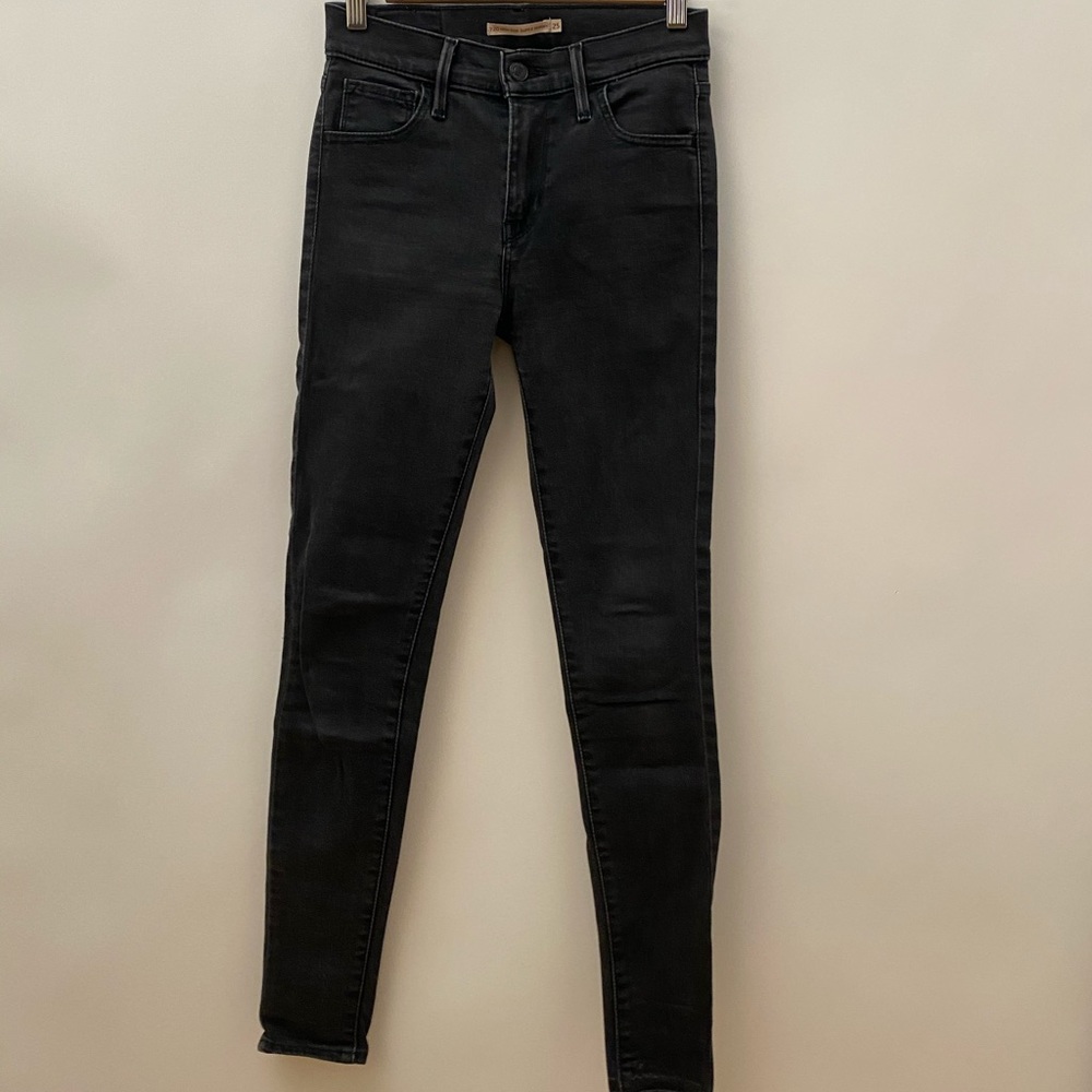 Faded Black High Rise Skinny Levi’s.